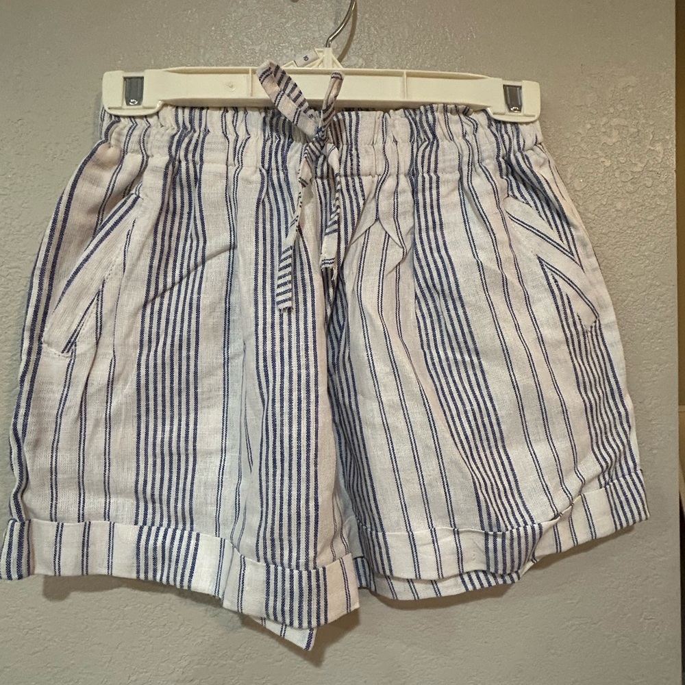 Zara Blue and White women shorts features elastic waist and pockets